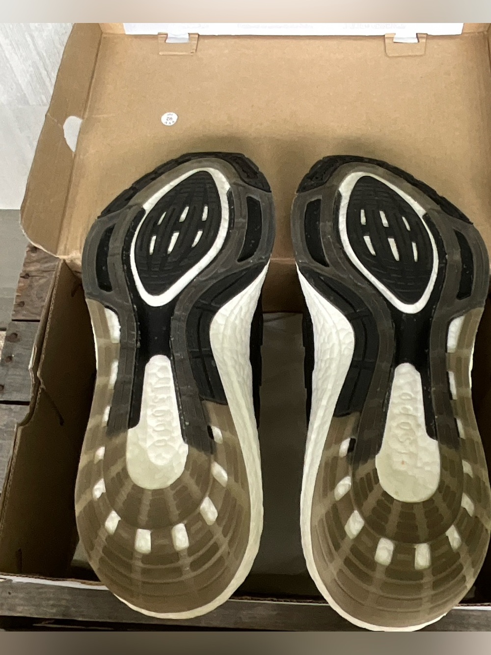 New Adidas Black Ultraboost 22 Running Shoes Women's Size 8 - Picture 10 of 10